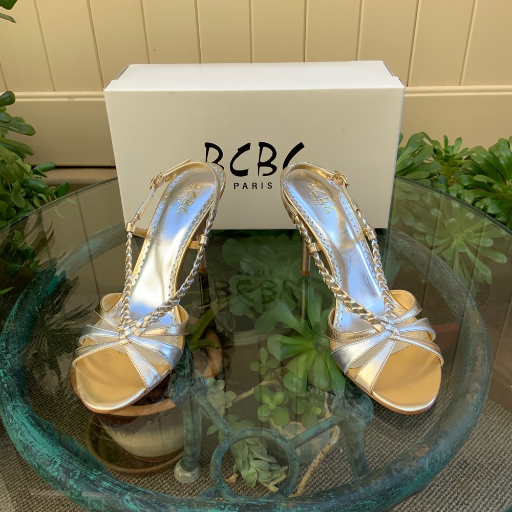 BCBG, Never Worn 2 Tone, Leather Upper. Size 9.